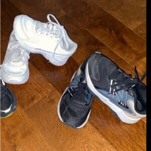 Retl$180 XWide New Balance shoes tennis sneakers